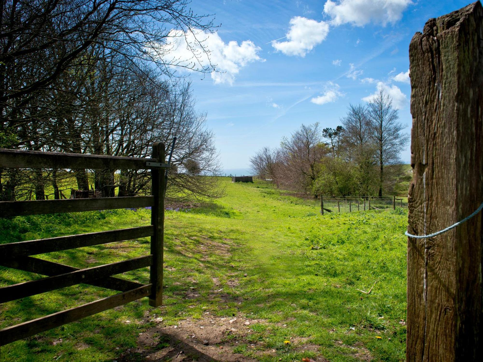 Yha Truleigh Hill Hostel Shoreham-by-Sea Bagian luar foto