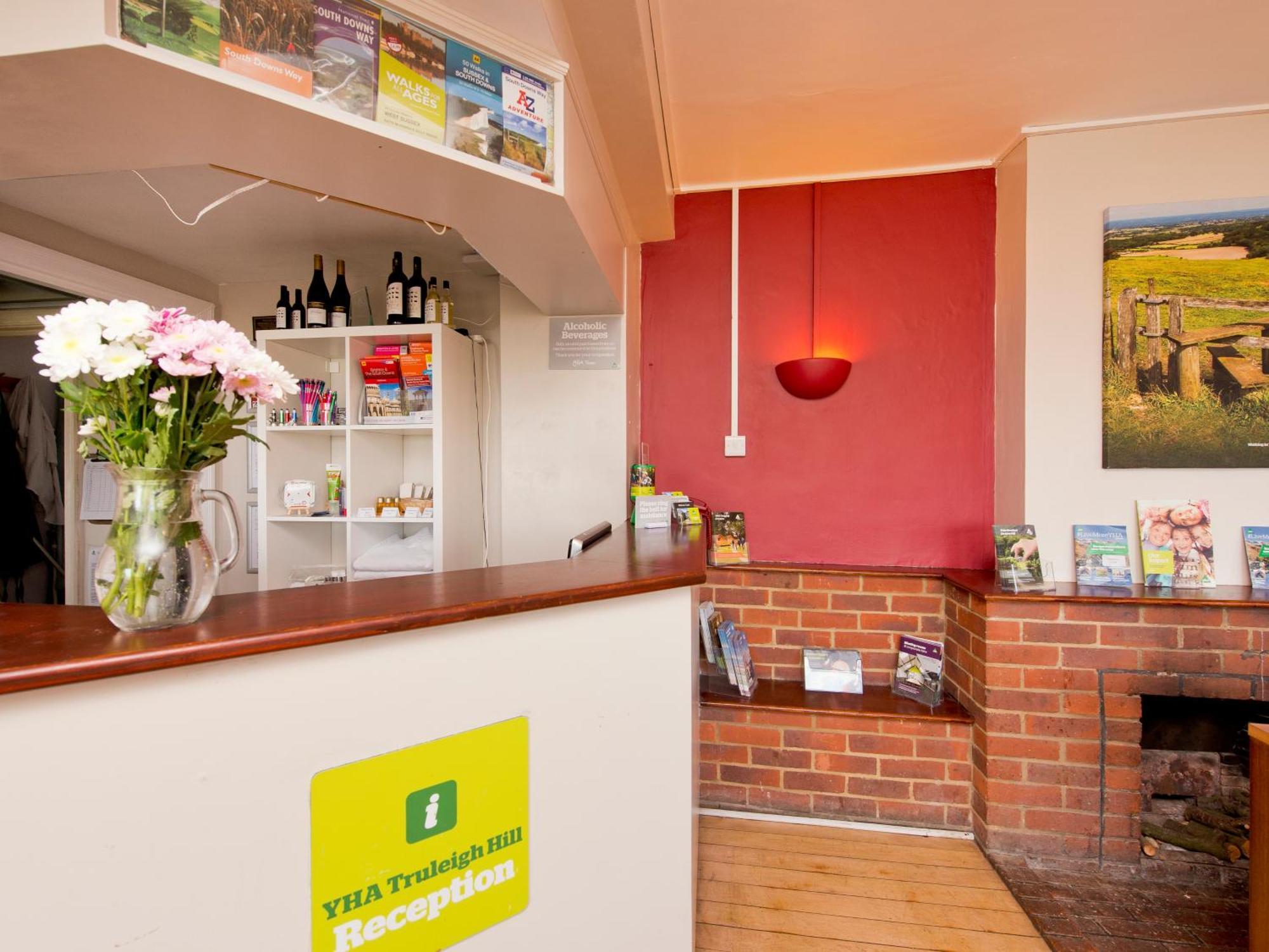 Yha Truleigh Hill Hostel Shoreham-by-Sea Bagian luar foto